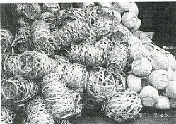 写真2-4-4　やちゃら編みの花籠