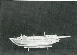 写真1-2-13　初漁時の櫓漕ぎ船（模型）
