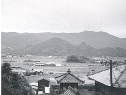 写真1-1-8　現在の三間盆地の農村風景