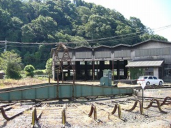 写真1-2-5　SL時代の面影残す宇和島運転区転車台