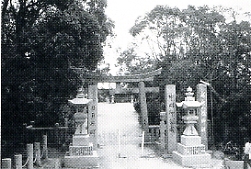 写真2-1-12　亀居八幡神社