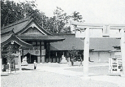 写真1-1-10　石鎚神社成就社