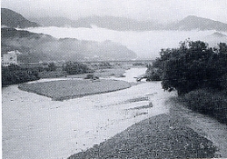 写真1-3-21　水無川の眺望