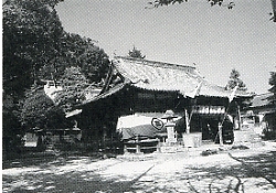 写真2-1-25　川内町南方の川上神社　