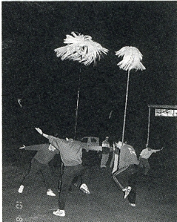 写真2-3-32　振り奴の練習風景