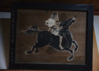 ②騎馬像（安政５〔1858〕年修復）